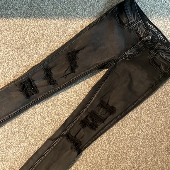 Distressed jeans - Picture 2 of 4